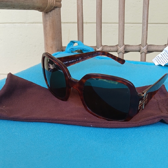 Tori Burch Sunglasses - Picture 1 of 7